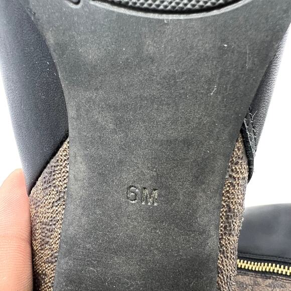 Michael Kors Britt Signature Logo Bootie Women 6M Black Leather Designer Fashion - Picture 4 of 12